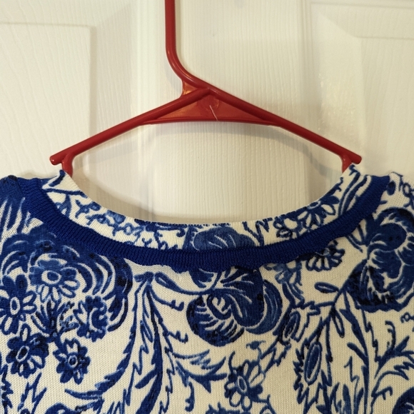 Charter Club Royal Blue Floral Print Pearl Button Cardigan women's size S - Picture 9 of 9